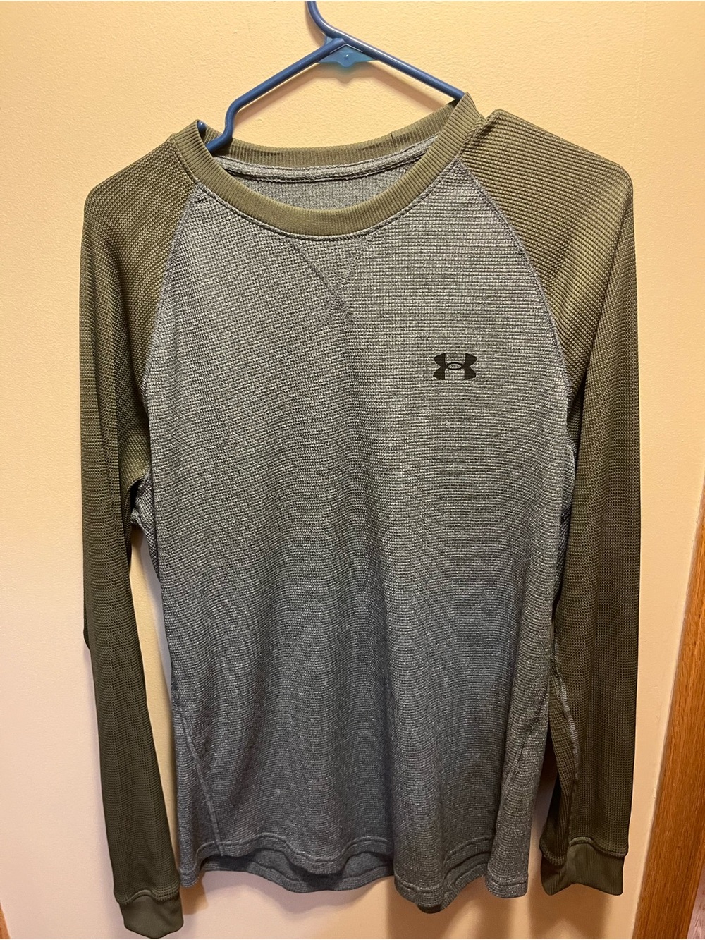Under Armour Men’s Long-Sleeve Performance Top - Olive Green & Gray